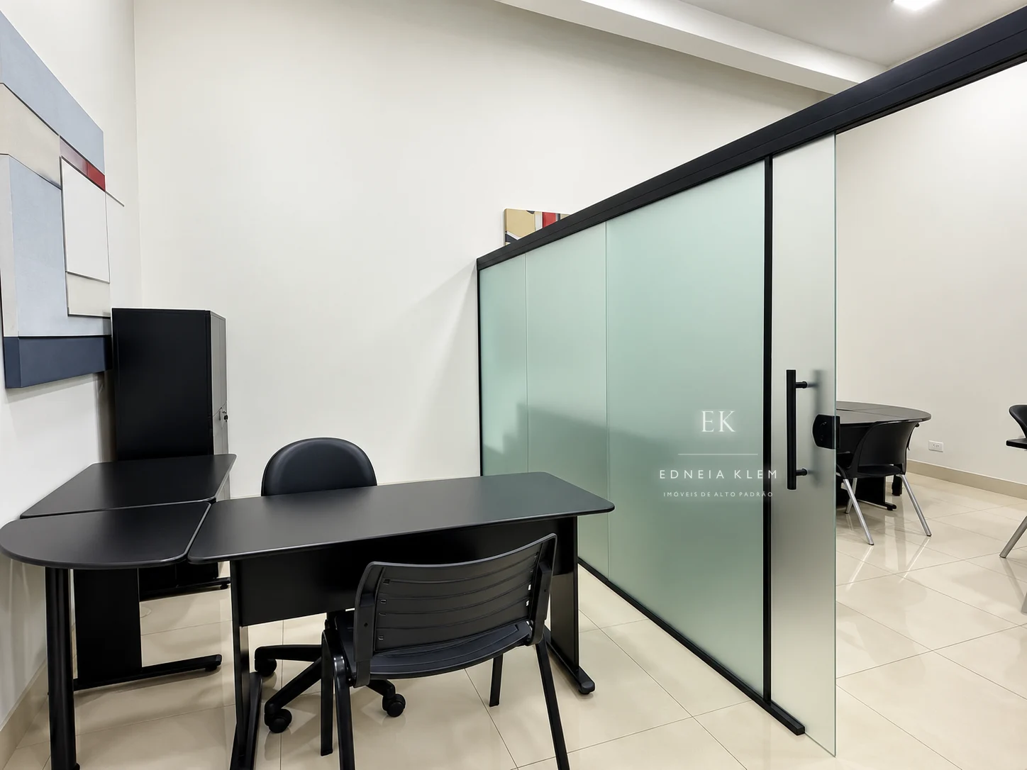 Espaço interno separado por divisória — foto 3