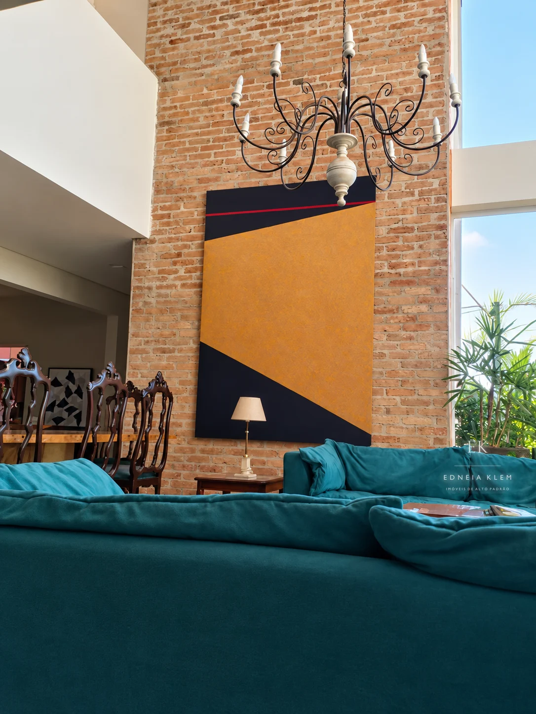 Sala de estar com pé-direito duplo — foto 3