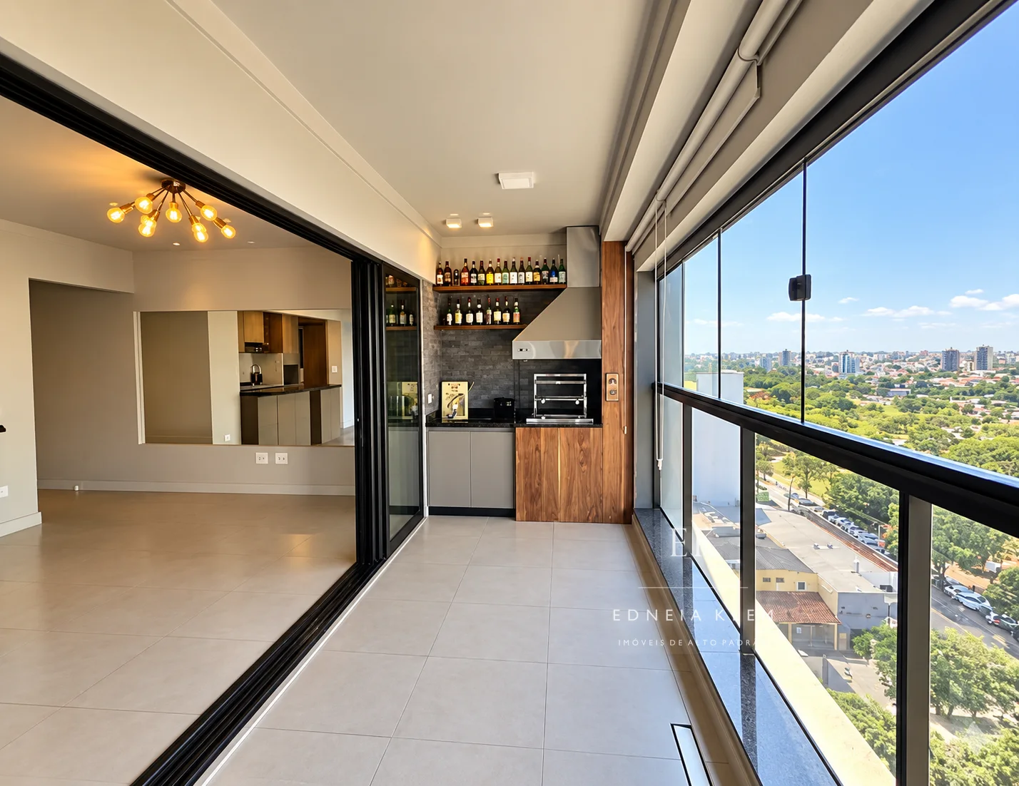Apartamento no Edifício Esmeralda — 2 quartos com varanda gourmet