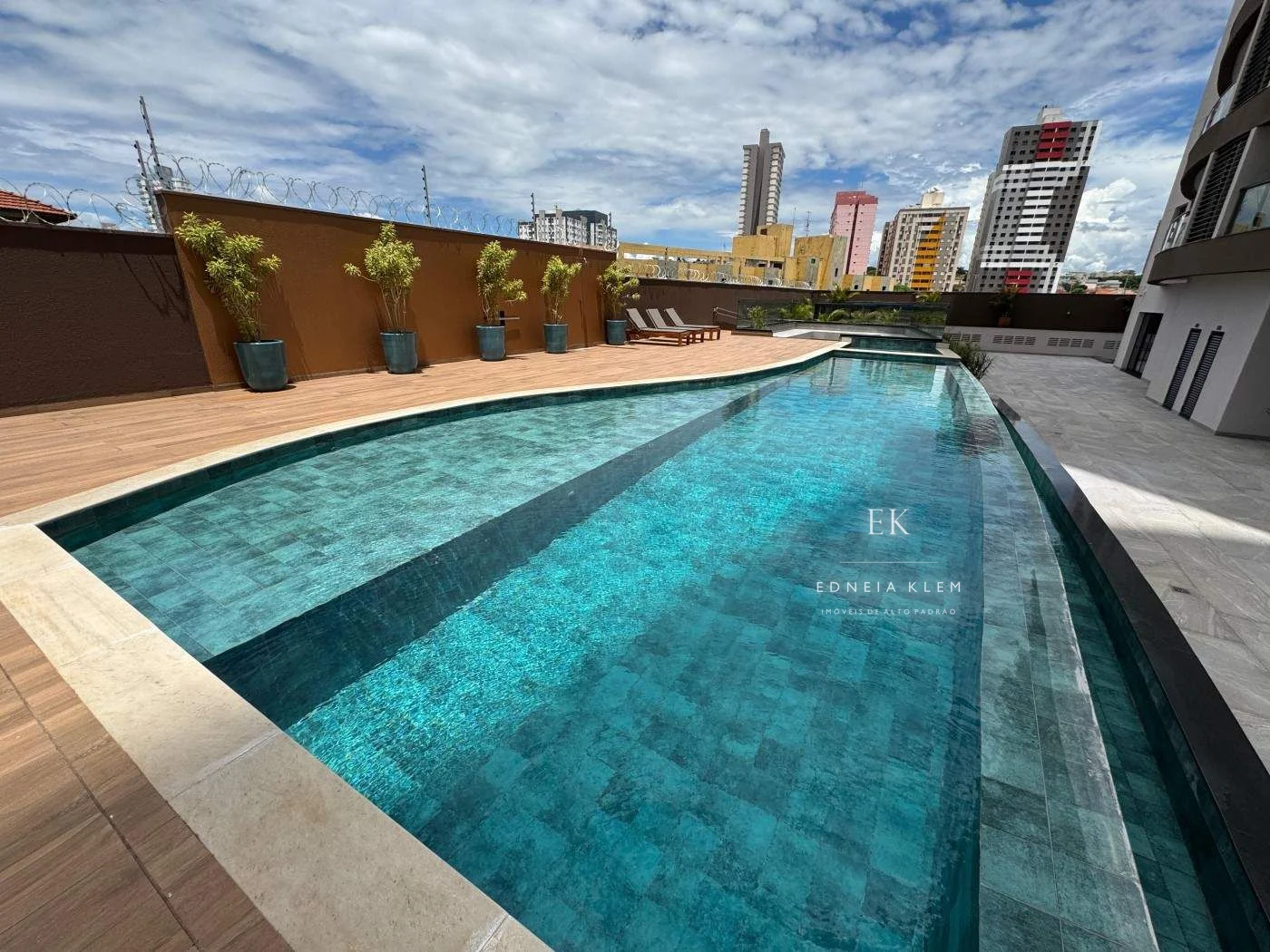 Área comum do condomínio — piscina — foto 8