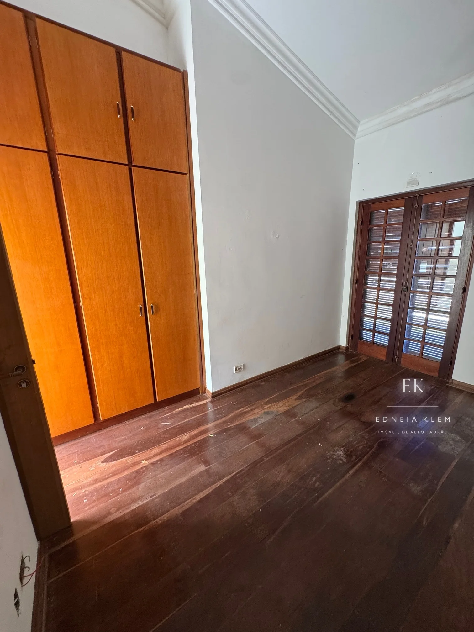 Dormitório com saída para a varanda